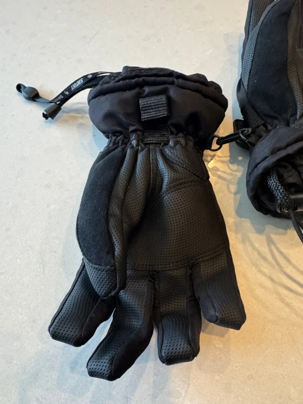 Swany Kids Black Ski Mittens with Adjustable Strap